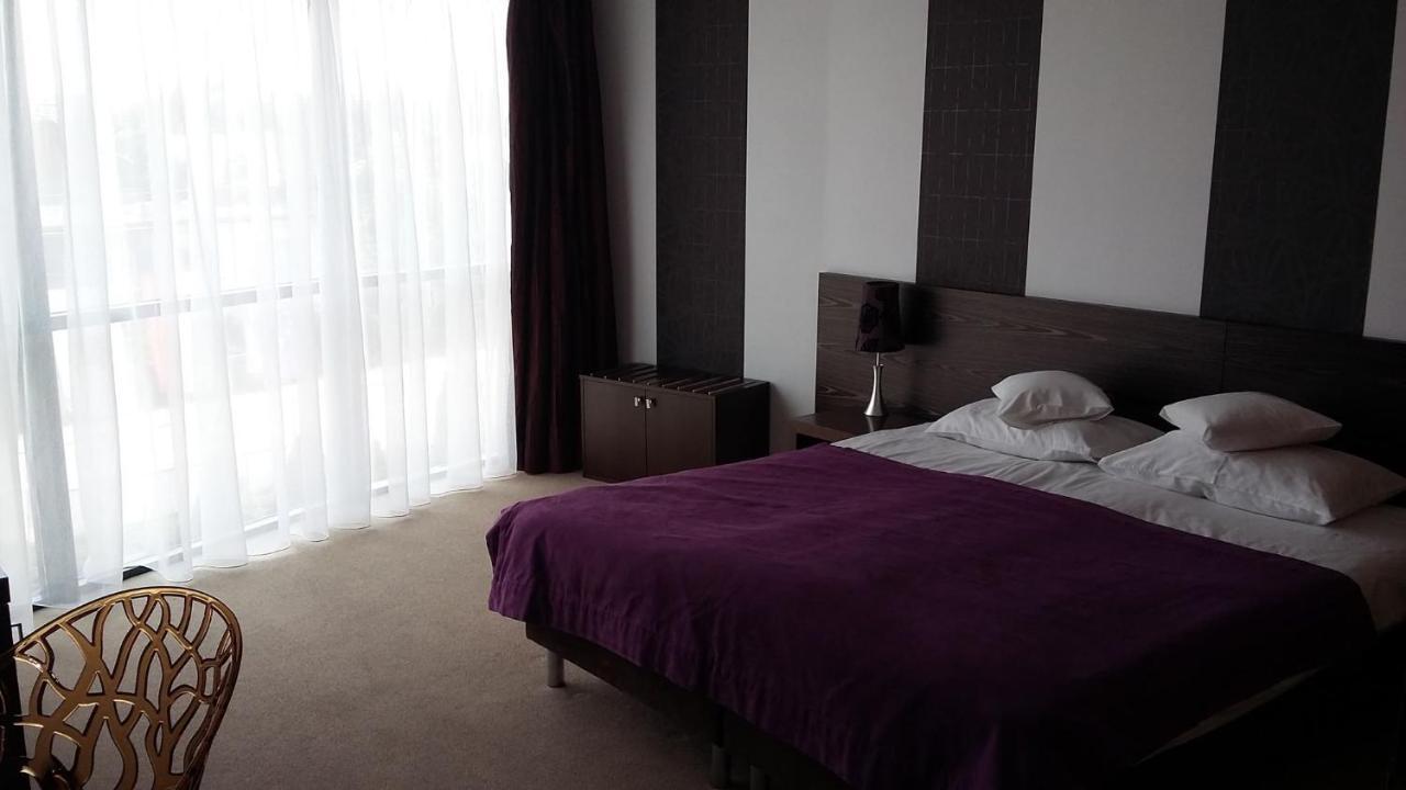 Hotel Niepolomice Ngoại thất bức ảnh