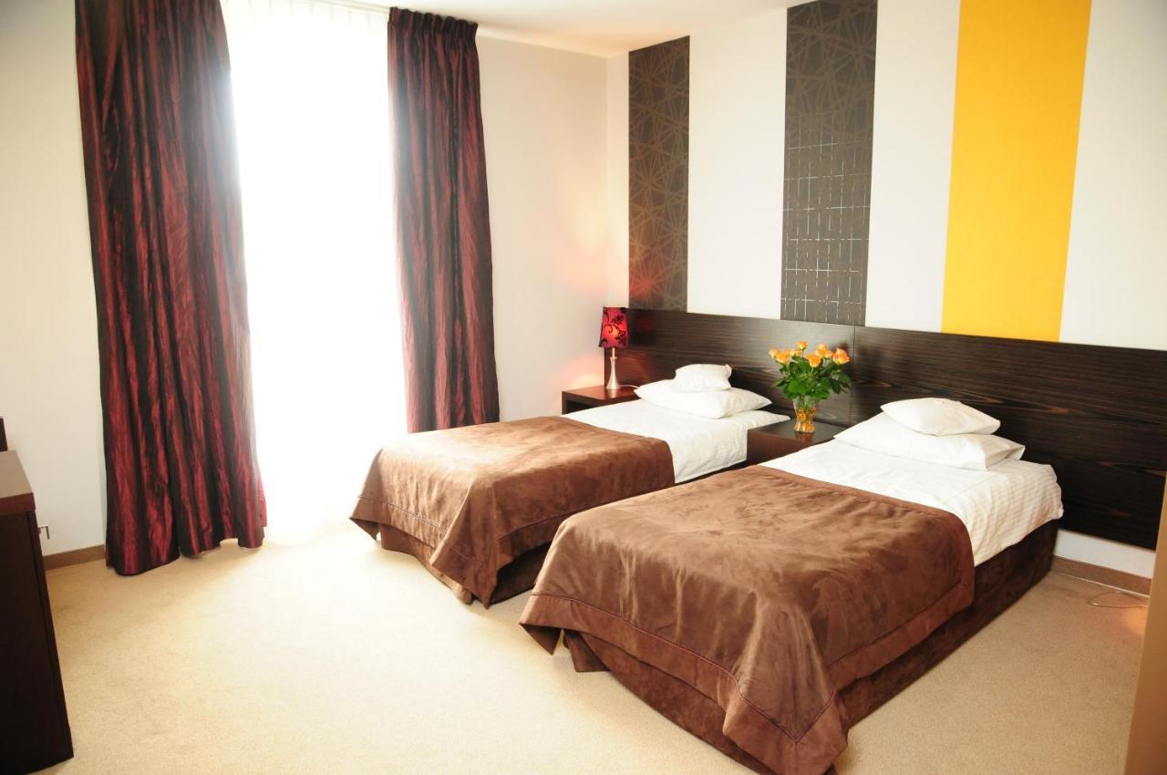 Hotel Niepolomice Ngoại thất bức ảnh