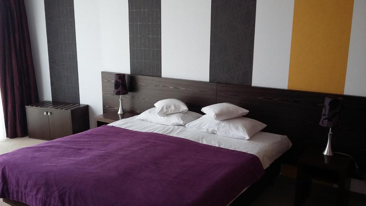 Hotel Niepolomice Ngoại thất bức ảnh