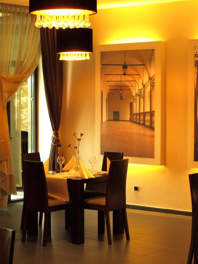Hotel Niepolomice Ngoại thất bức ảnh