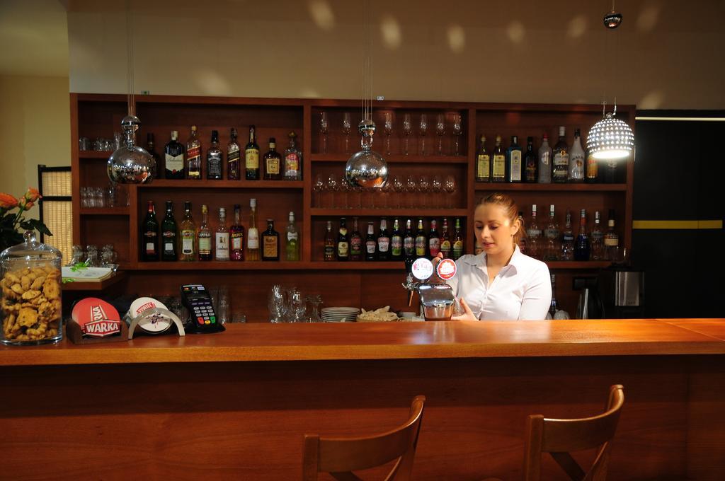 Hotel Niepolomice Ngoại thất bức ảnh