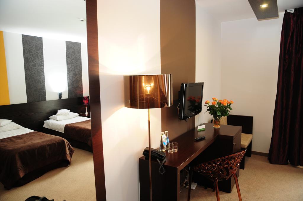 Hotel Niepolomice Ngoại thất bức ảnh