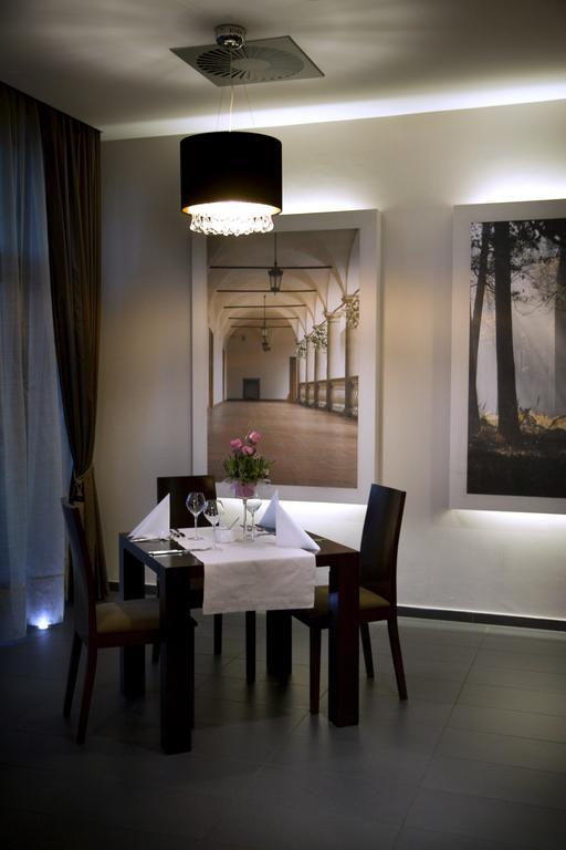 Hotel Niepolomice Ngoại thất bức ảnh
