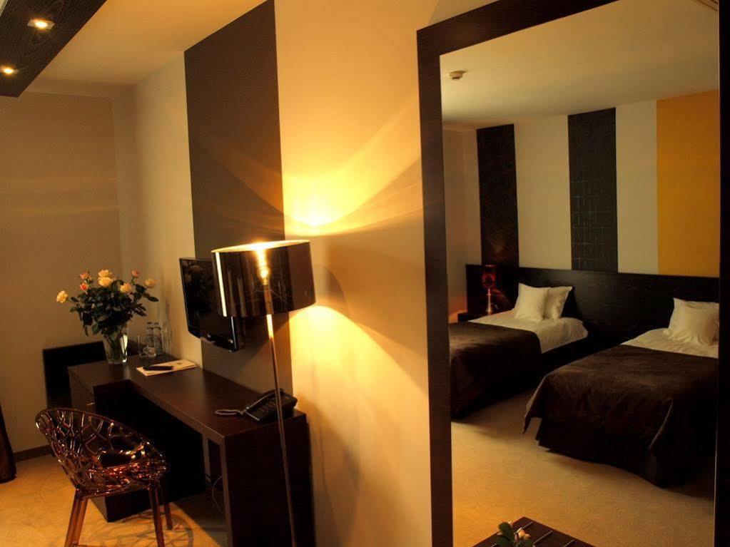 Hotel Niepolomice Ngoại thất bức ảnh